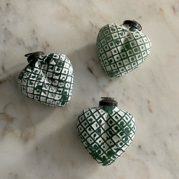 Set/3 Glass Hearts - Picture 7 of 9